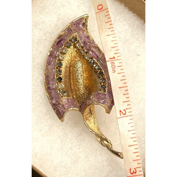 * RARE* Amethyst Crystals and Rhinestone Gold Tone Cala Lily Brooch, unsigned - Picture 6 of 6
